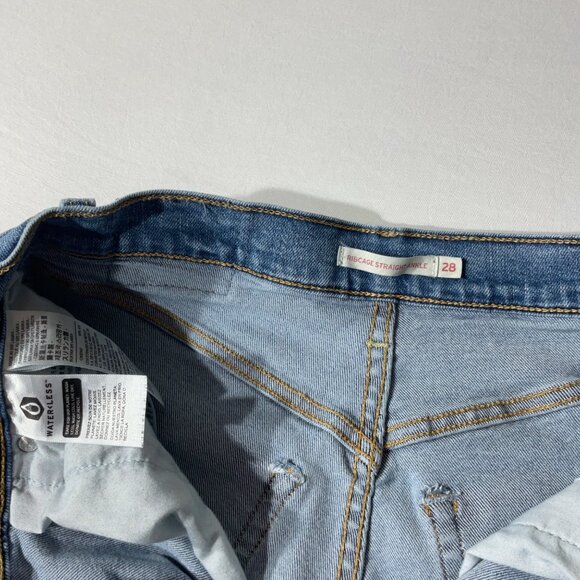 Levis 501 Original Fit Button-Fly Jeans Womens 28x30 Mid-Rise Straight Leg Light - Picture 10 of 14